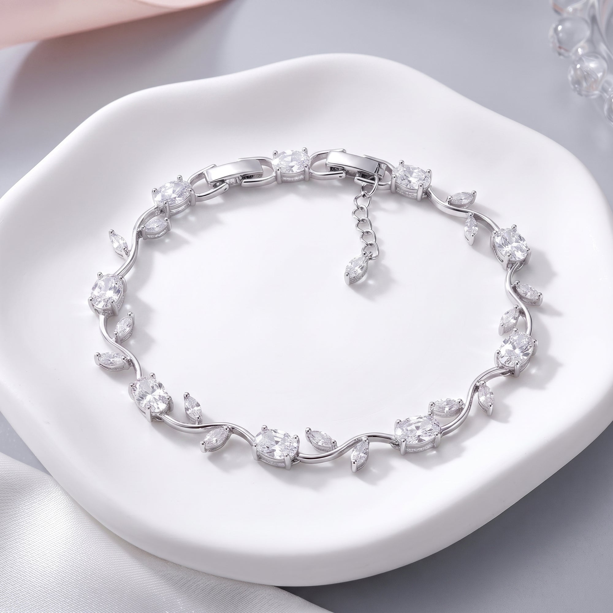 Tulip Bracelet – Elegant Floral Jewelry | Silver Plated | Vionmart
