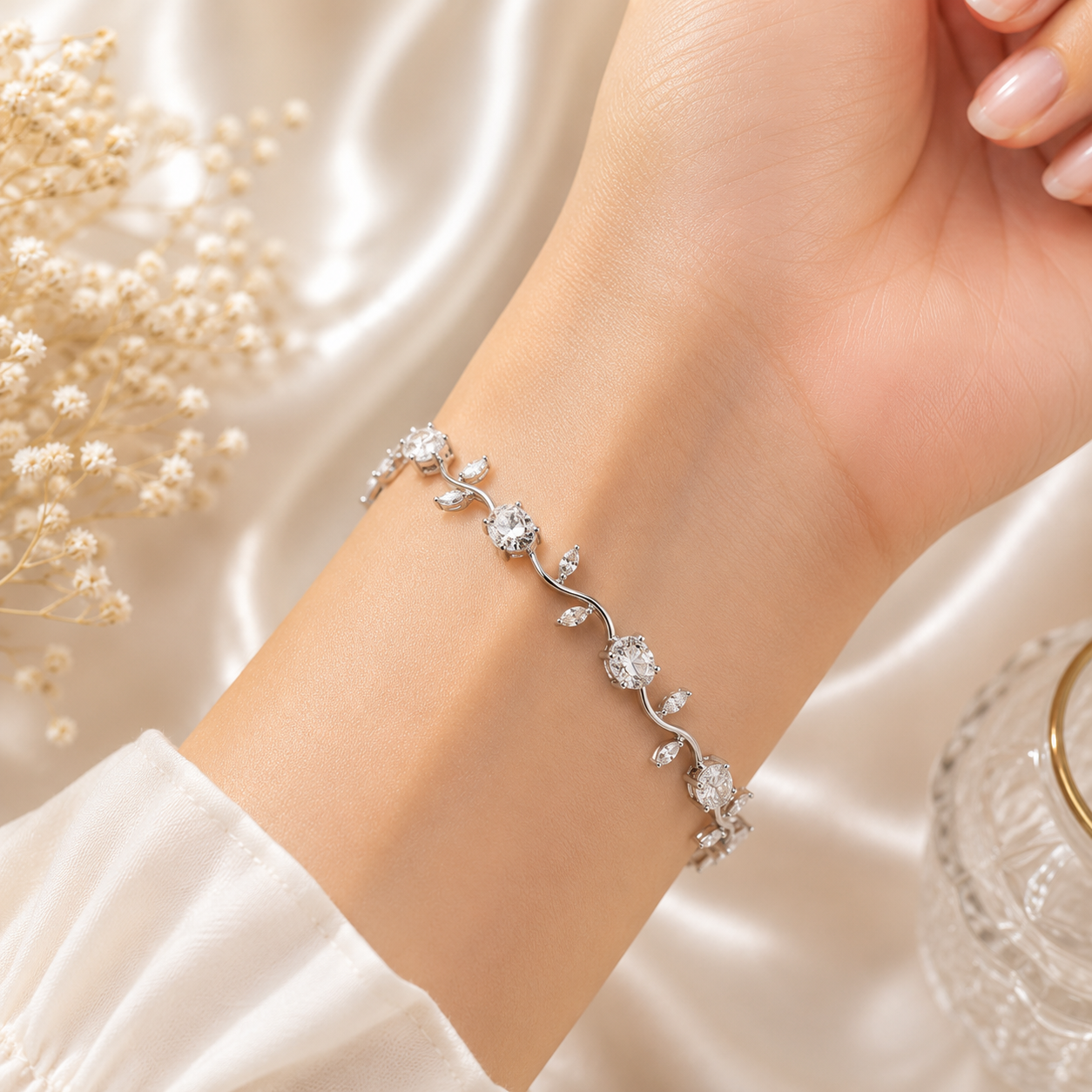 Tulip Bracelet – Elegant Floral Jewelry | Silver Plated | Vionmart