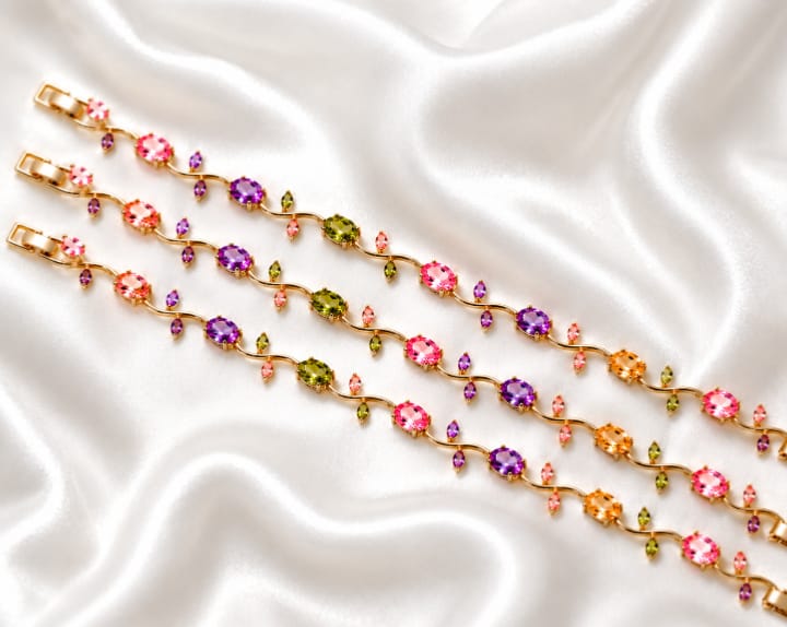Tulip Bracelet – Elegant Floral Jewelry | Vionmart